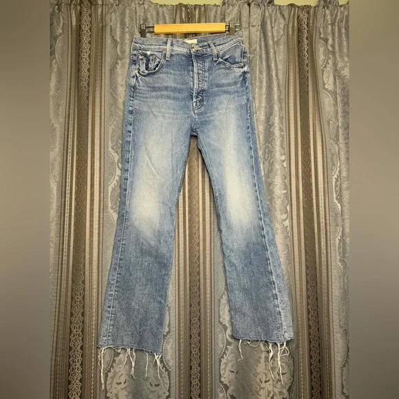 MOTHER Superior The Tripper Flood Fray Jeans Left in the Dust